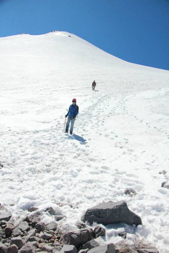 Junto com o Piotr, descendo a longa geleira do Pico Orizaba, no México (foto de Geraldo Ozorio)